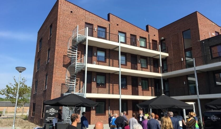 Eind april kregen de eerste bewoners de sleutel van hun gasloze appartement.