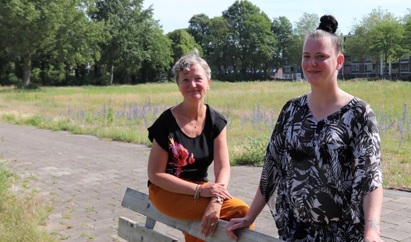 Kerngroeplid Bianca Wuite (links) en Priscilla Bijster