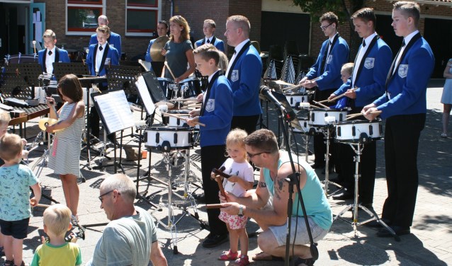 Muziekvereniging St. Caecilia geeft haar jaarlijkse concert op het plein voor De Wurf.