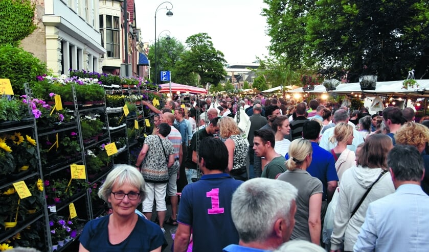 De Luilakmarkt is altijd razend populair.