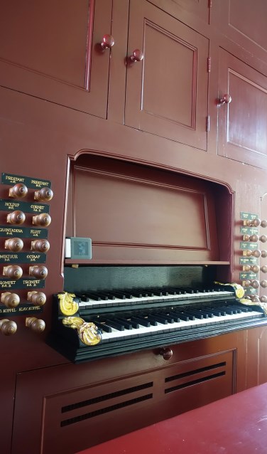 Het gerestaureerde orgel van de Bloemendaalse Dorpskerk kan weer bespeeld worden.