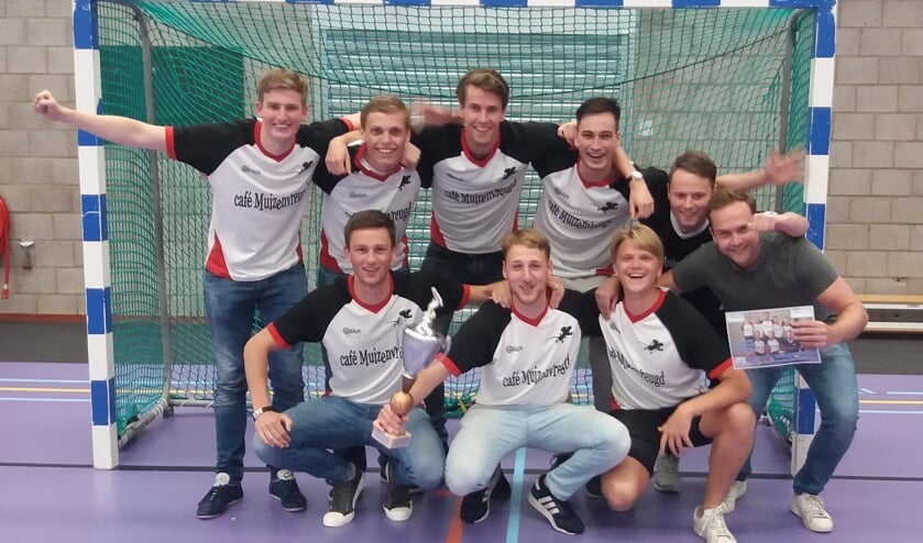 Tot ieders verrassing ging het team van Café Muizenvreugd en met de titel in de L'Arcade Administratiecup vandoor.