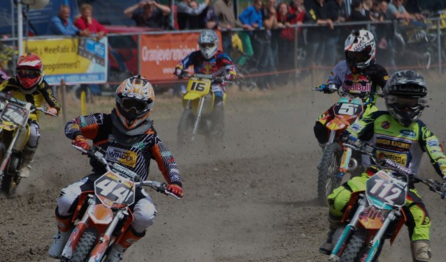In diverse klassen strijden de deelnemers op het parcours aan de Oosterdreef tegen elkaar.