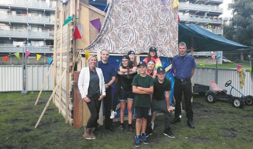 Team zwart was twee jaar geleden winnaar van huttenbouw. Giveaway Zaanstreek neemt de organisatie van huttenbouw weer in handen.