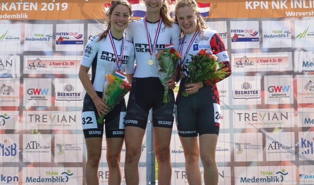 Ramona Westerhuis won zilver en Bente Kerkhoff goud op de 1.000 meter.