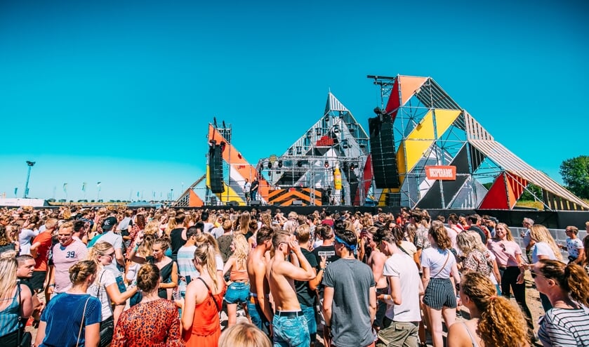 Met onder meer Scooter, Golden Earring, Ronnie Flex & Deuxperience, Nick & Simon, Kraantje Pappie en Josylvio op de line-up gaat Indian Summer Festival dit jaar XL.