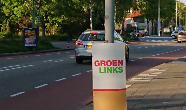 Op de dag van de verkiezingen waren op een enkel bord na, alle borden langs de weg verdwenen.