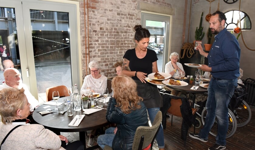 Een van de activiteiten van de SVP is Tongen in Purmerend. Dit jaar worden 1.000 inwoners uit Purmerend en Beemster uitgenodigd om te genieten van overheerlijke sliptongen.