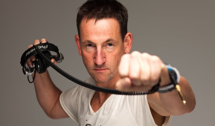 De Duitse dj Dune scoorde in de jaren negentig hits met 'Hardcore Vibes', 'I Can't Stop Raving' en 'Rainbow to the Stars'.