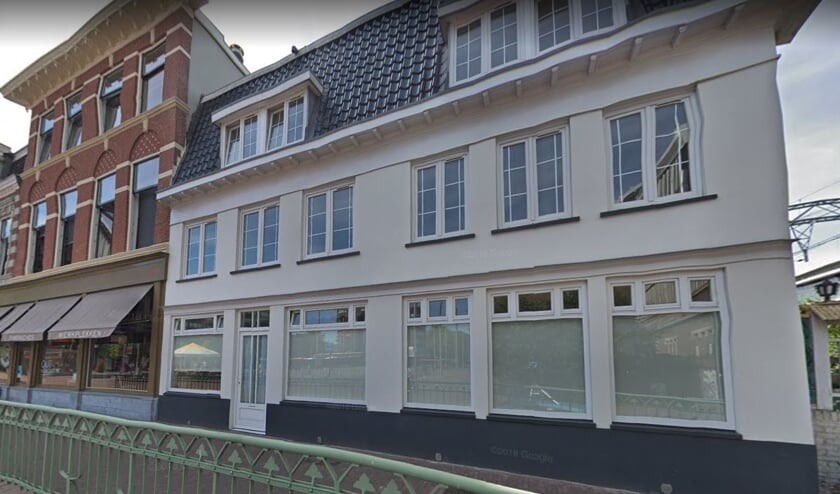 Het pand aan de Kruisweg waar Perron 18 komt.