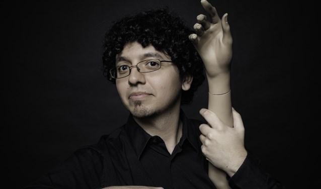 Alex Ramírez speelt samen met Alina Holender onder meer werk van Beethoven.