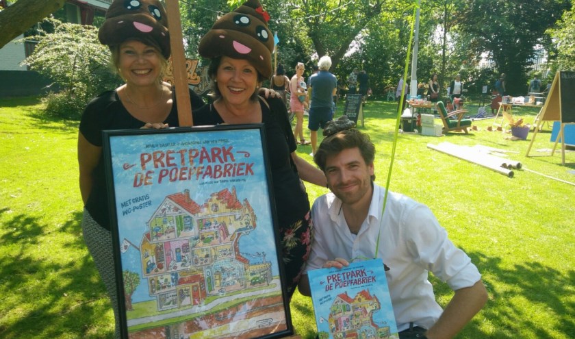 De Beverwijkse illustrator Tjarko van der Pol met de omslag van het kinderboek.