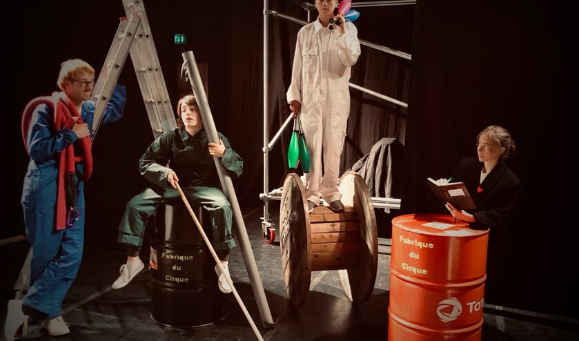 Cirque du Fabrique, de voorstelling van de artiesten van Circusschool Tefredo.