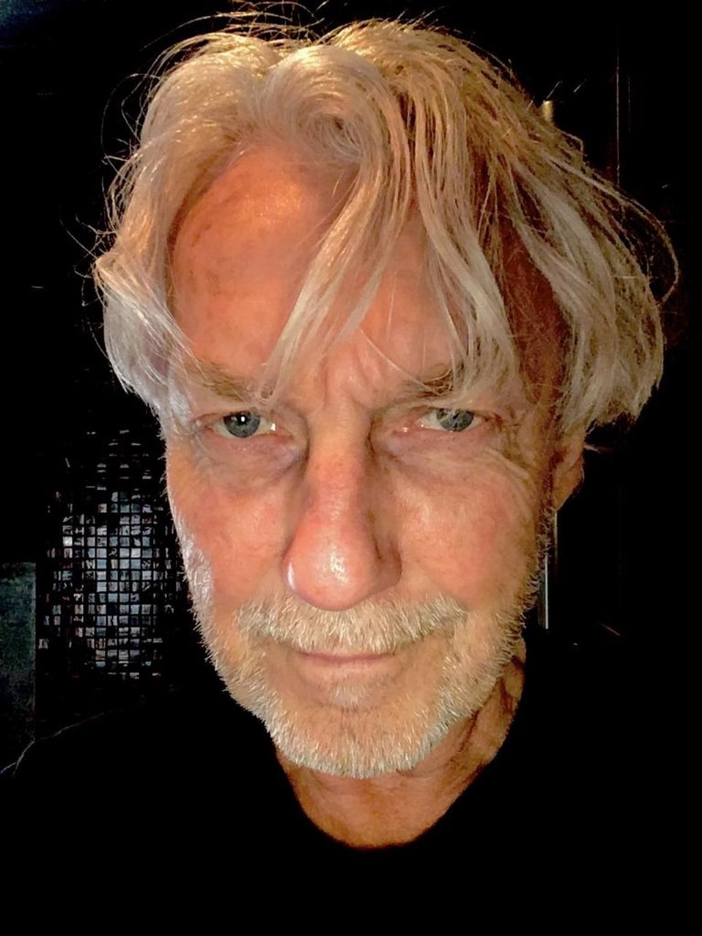 Auteur/kunstenaar Lucas Dekker.