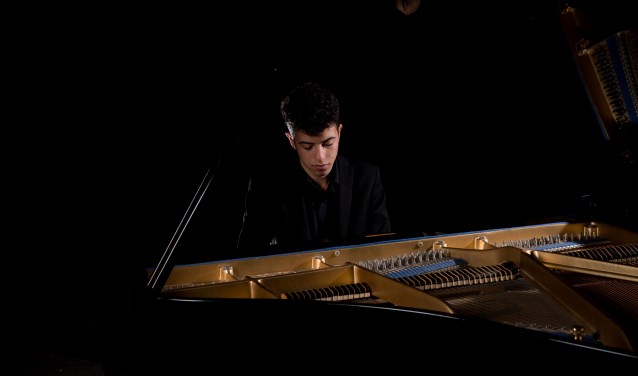 De talentvolle Amerikaanse pianist Benjamin Krasner speelt onder meer werk van Schumann en Strauss.