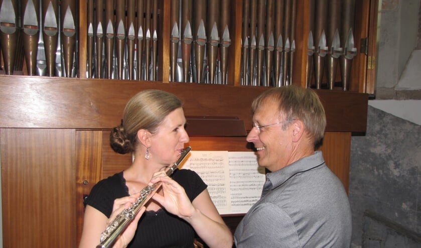 Organist Koos Teekens en fluitiste Margatet Mathot.