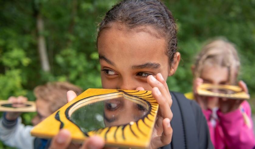 Buitencentrum Schoorlse Duinen verzorgt een zintuigenwandeling; een geurige en spannende manier om de natuur te ervaren.