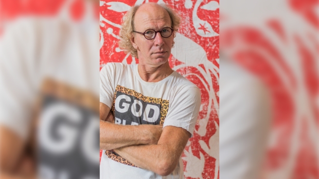 Ruurd Walinga laat kerkbezoekers op heel andere manier naar het christelijke geloof en de kerk kijken. 