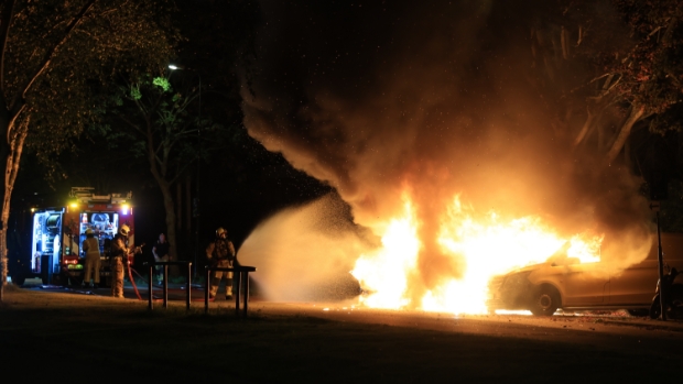 Drie bestelbusjes uitgebrand op Visseringlaan in Rijswijk