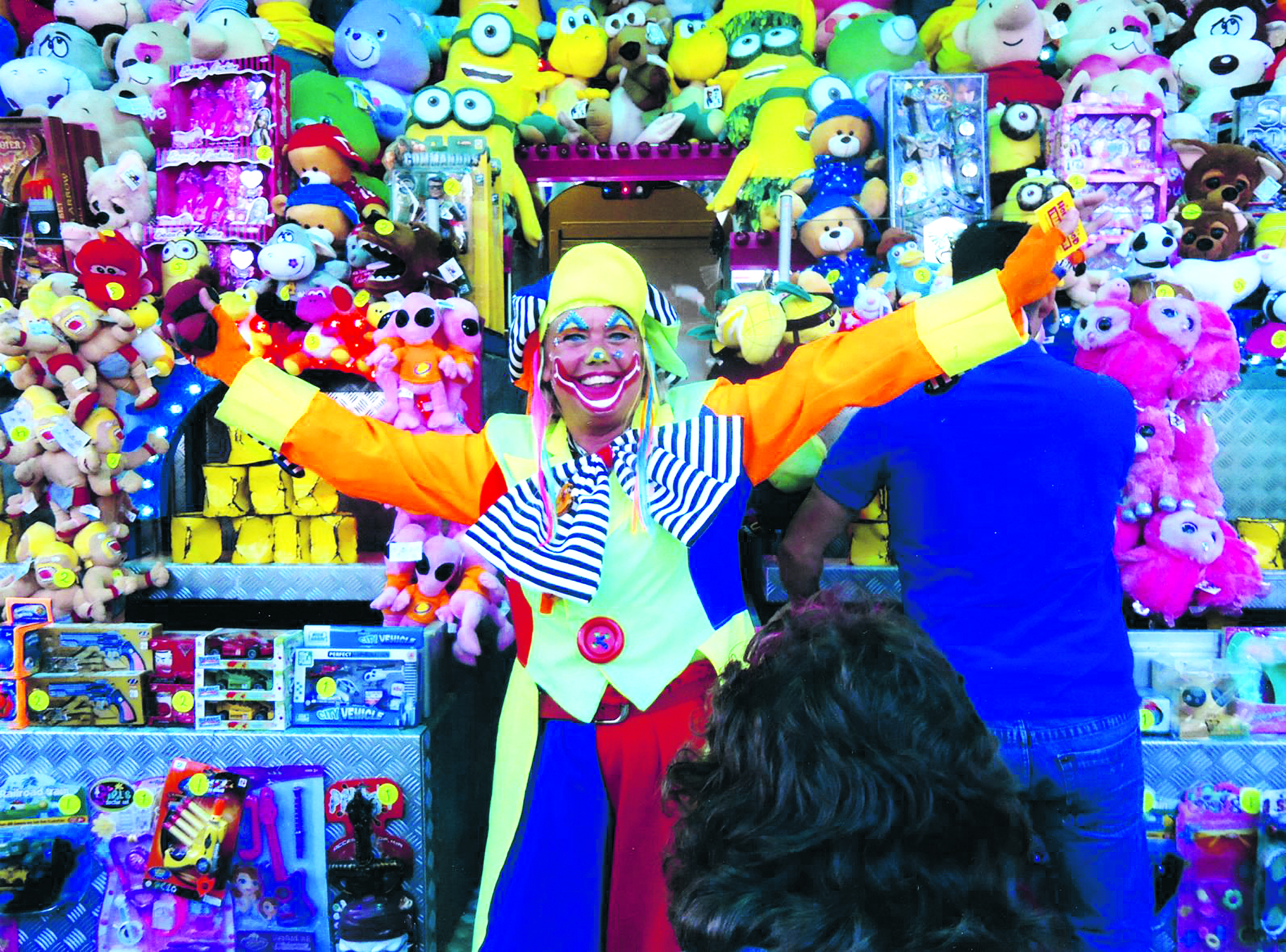 Clown Willy is een graag geziene gast tijdens de Medemblikker kermis. Kinderen, maar ook de 'oudere' kids, zijn dol op haar (Foto: aangeleverd)