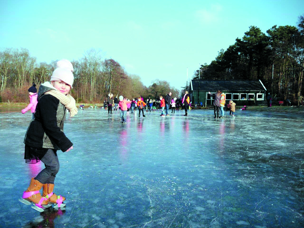 IJspret op de ijsbaan langs de Laanweg in Schoorl. (Foto: Tineke Leegwater / RM)
