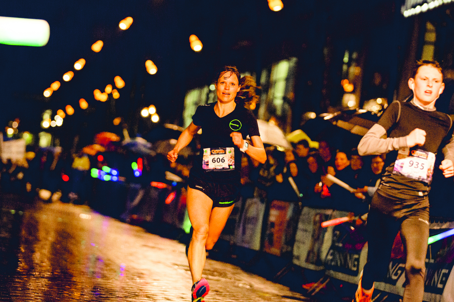 Met sportieve prestaties de lokale samenleving een dienst bewijzen; dat is de Heerhugowaard CityRun. (archieffoto)