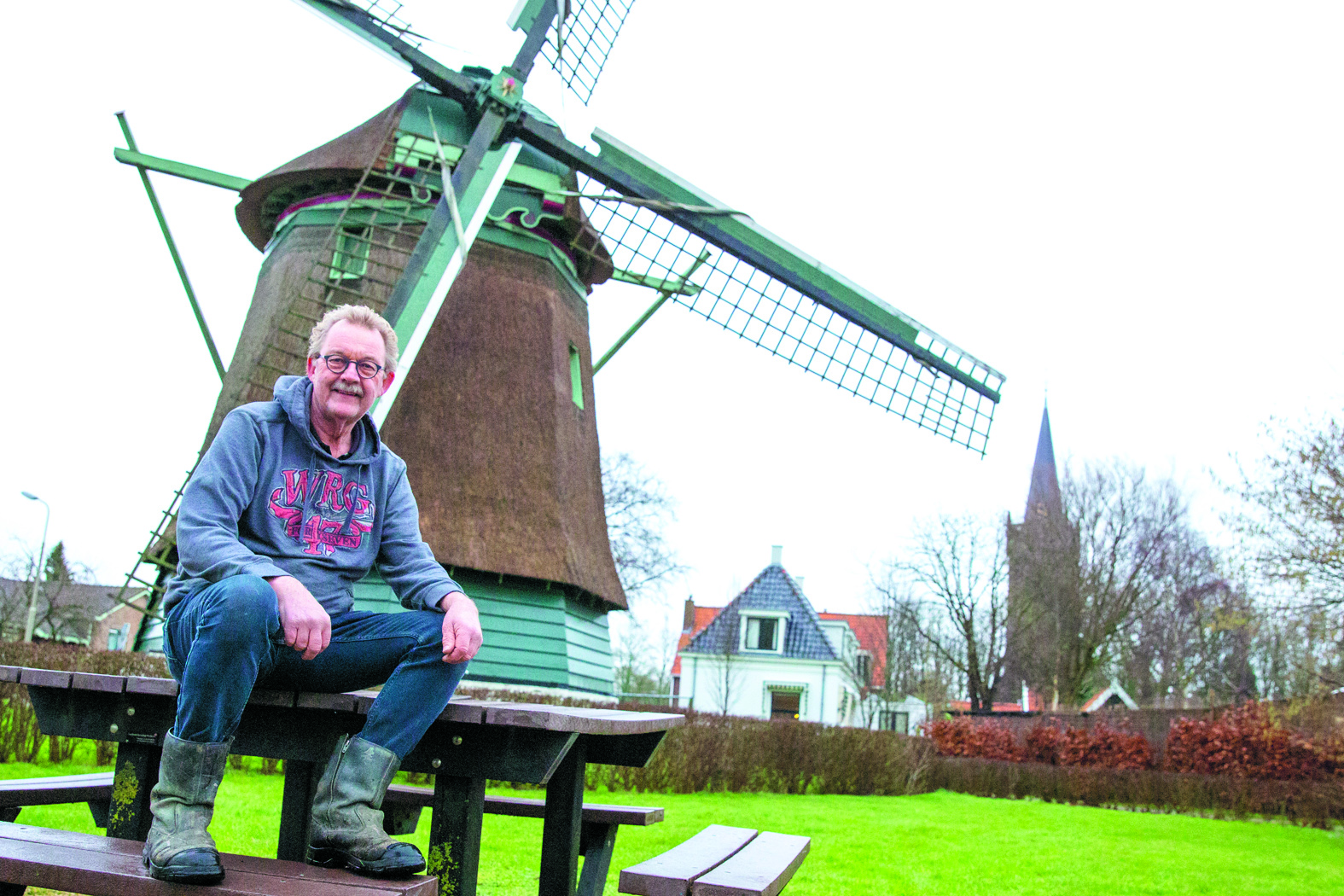 Cees Mens hoopt dat velen stemmen voor De Lastdrager, om geld in te zamelen voor de restauratie van de molen. (Foto: Vincent de Vries / Rodi Media)