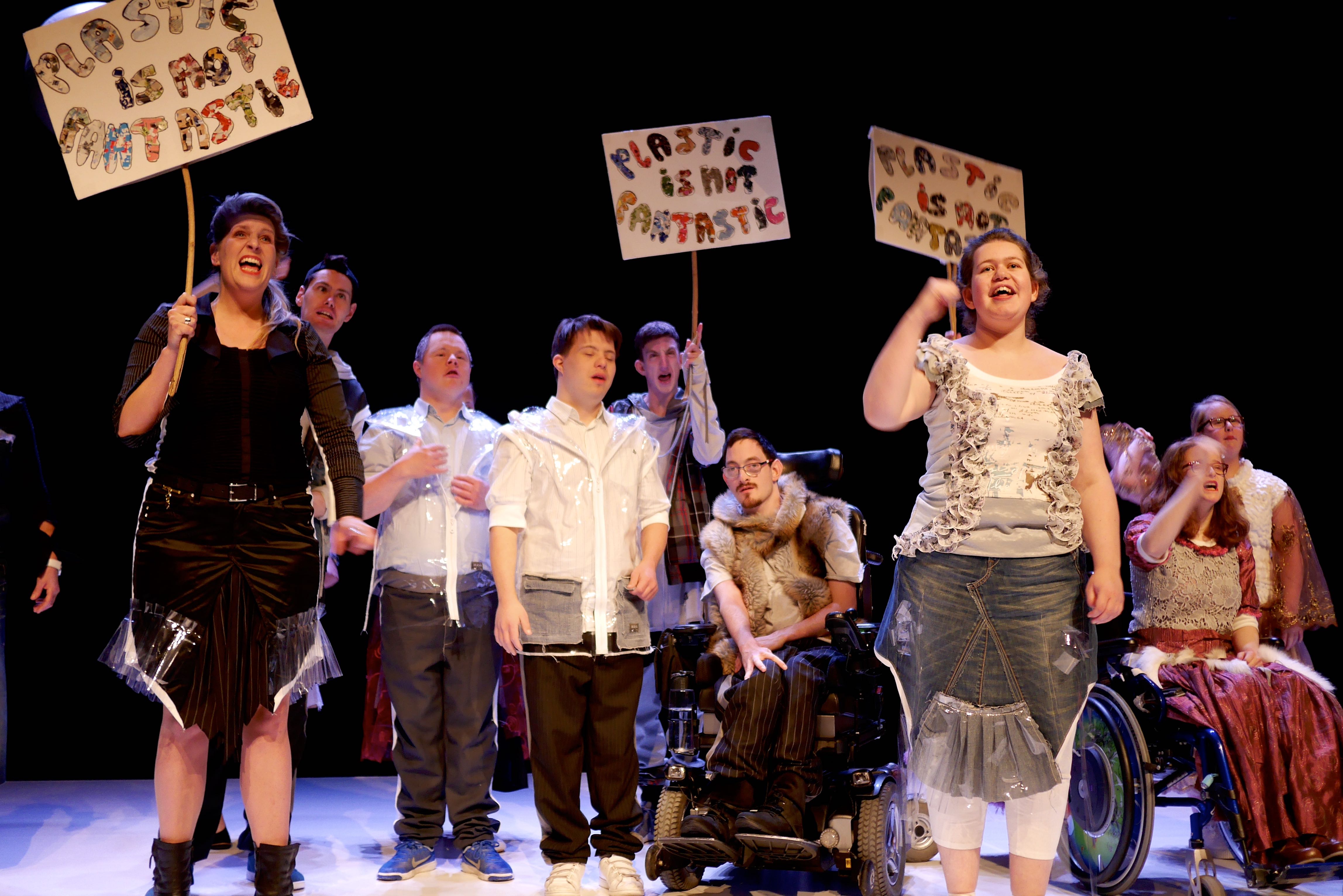 Het theatercongres Fier! wordt gespeeld door acteurs met een beperking en gastacteurs uit de regio. (Foto: Anke Purmer)