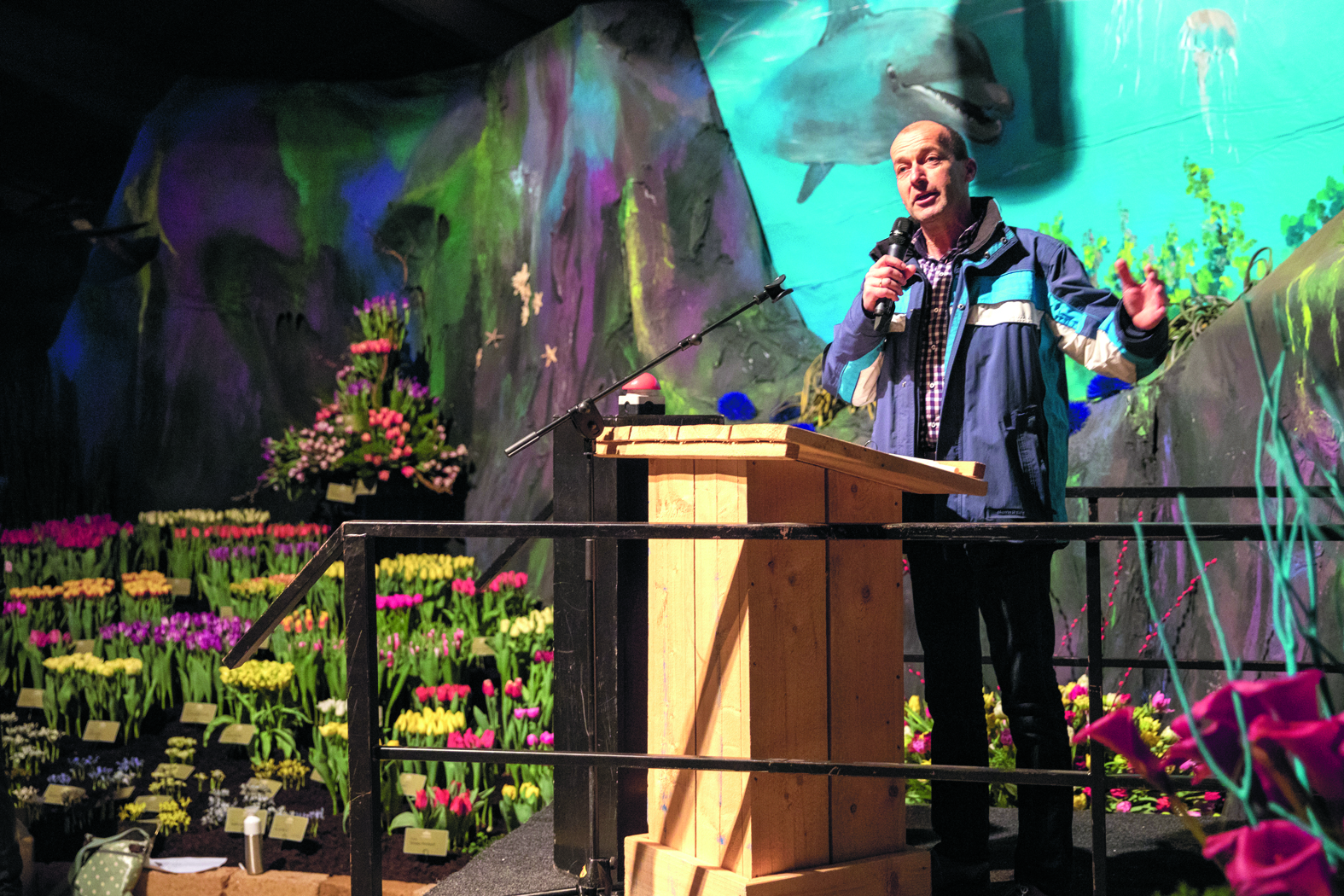 Meteoroloog Reinier van den Berg opende de 38e Lentetuin Breezand. (Foto's: Vincent de Vries / RM)