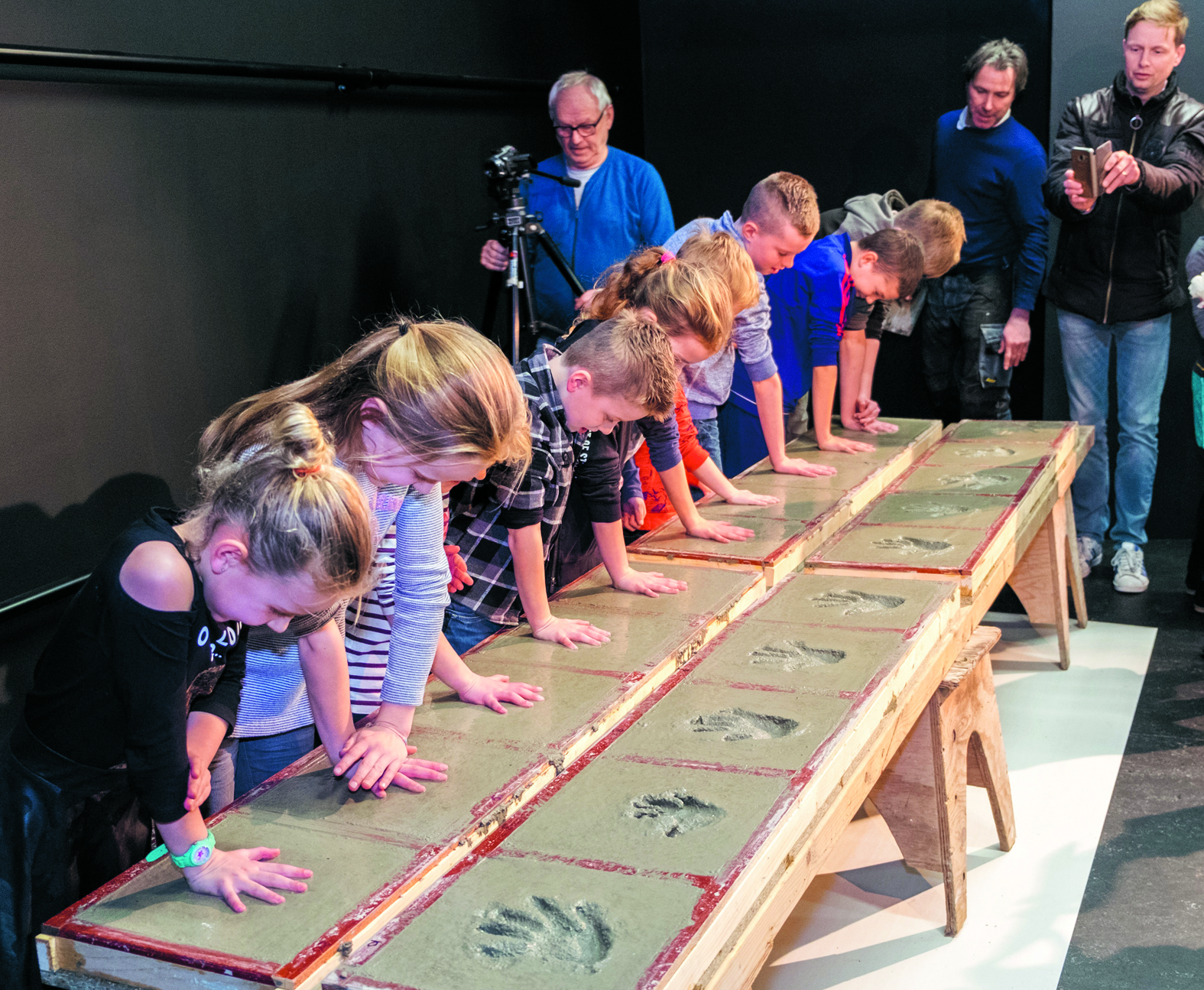 Handafdrukken maken voor de Walk of Fame. (Foto: Hans Brouwers)