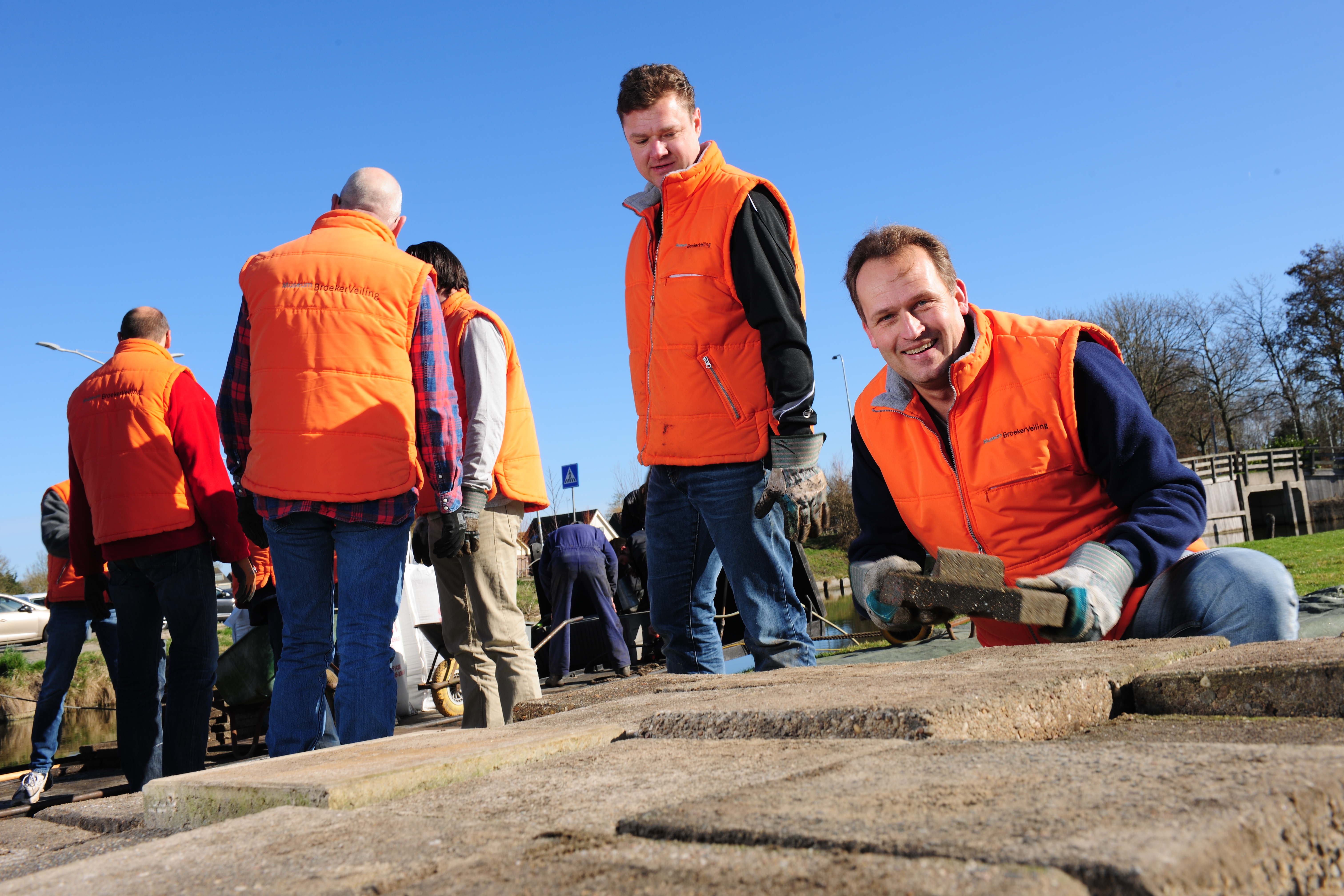 Peter Valbracht komt zelf ook elk jaar in actie om wensen van maatschappelijke organisaties te realiseren. (Foto: Marjolein Ansink)