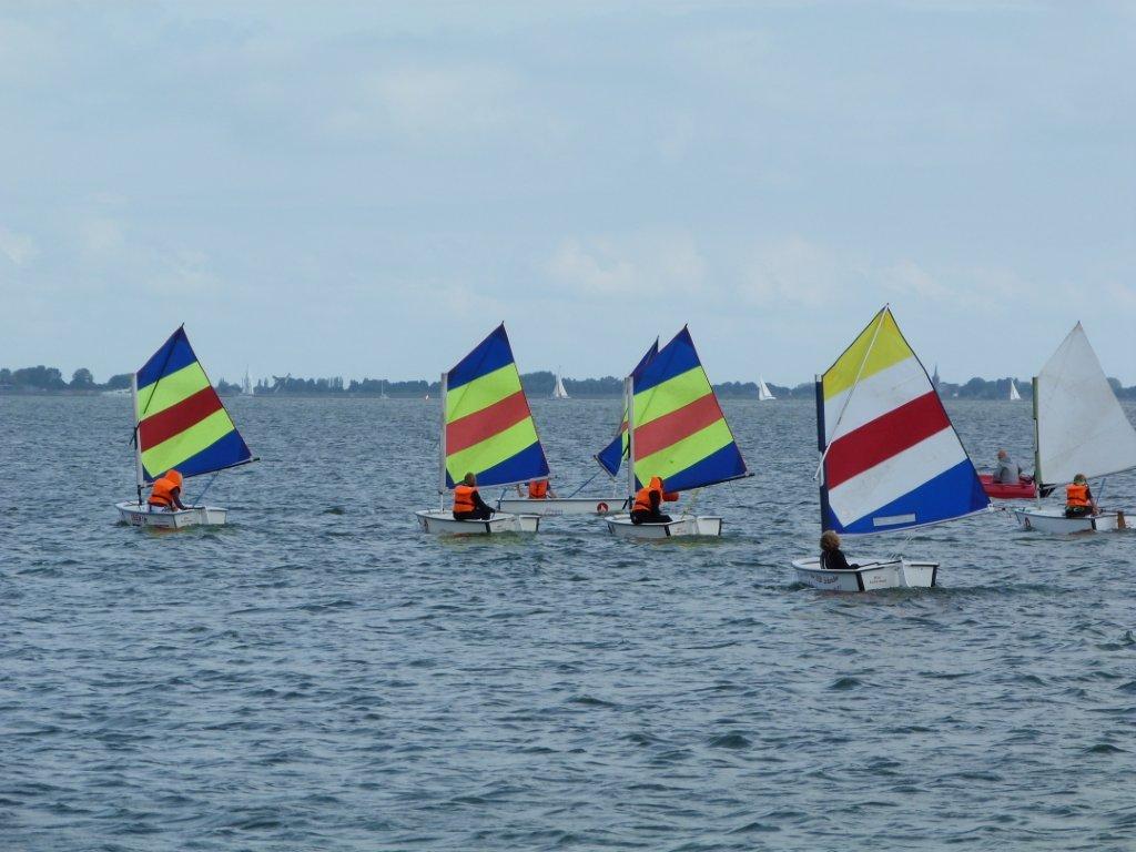 Kinderen tussen de acht en twaalf jaar zijn bij watersportvereniging Schardam van harte welkom! (Foto: aangeleverd)