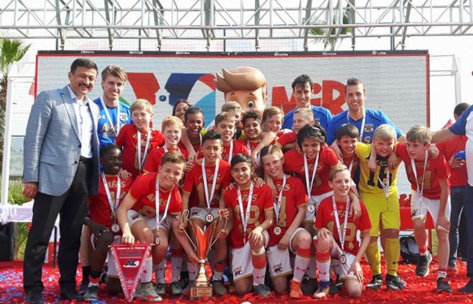 AZ Onder 12 wint de Izmir Cup. (Foto: aangeleverd)