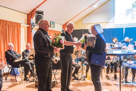 V.l.n.r. Leo Kneppers, Fred Röge en wethouder Van de Pol. ( Foto: Richard van den Berg)