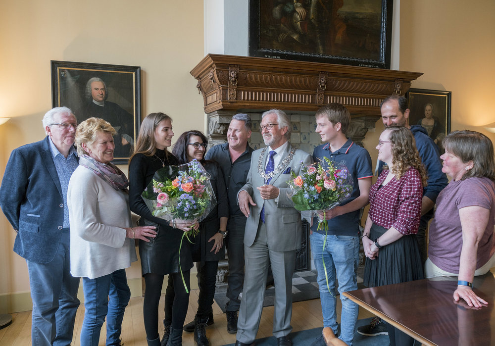 Skills Heroes op bezoek bij burgemeester. (Foto: Jan Jong)