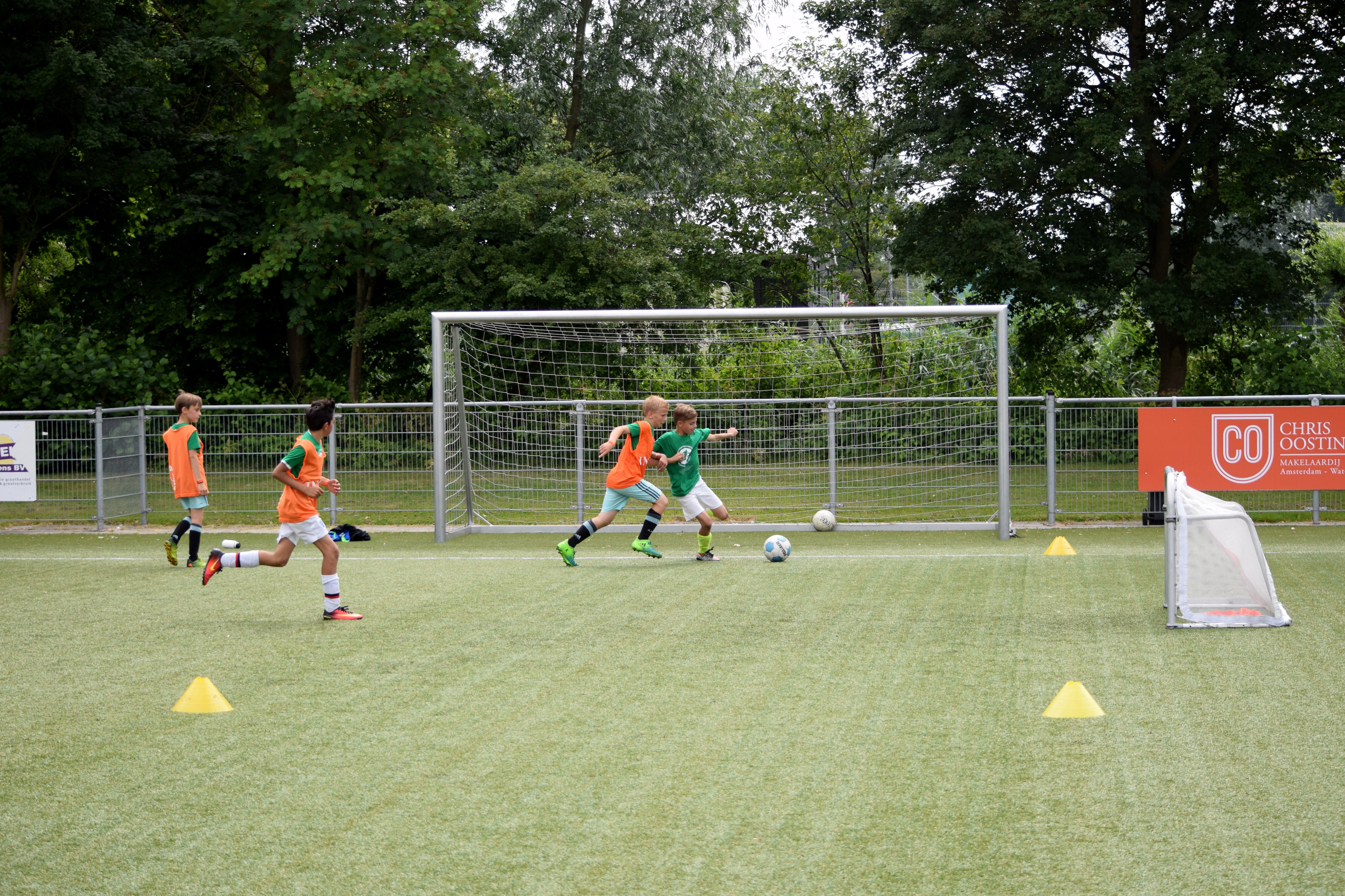 Kom gezellig naar het grootse Voetbalfestijn op de velden bij V.V. Monnickendam. ( Foto: Eye City Fotografie)