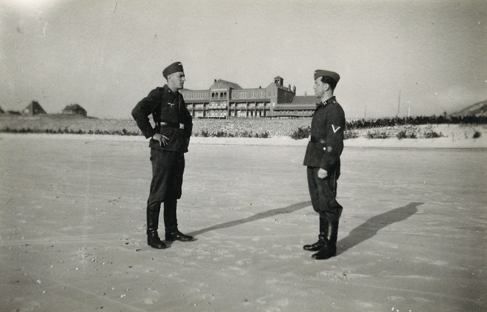Duitse soldaten op het strand te Bergen aan Zee, 1941. (Collectie Regionaal Archief Alkmaar)