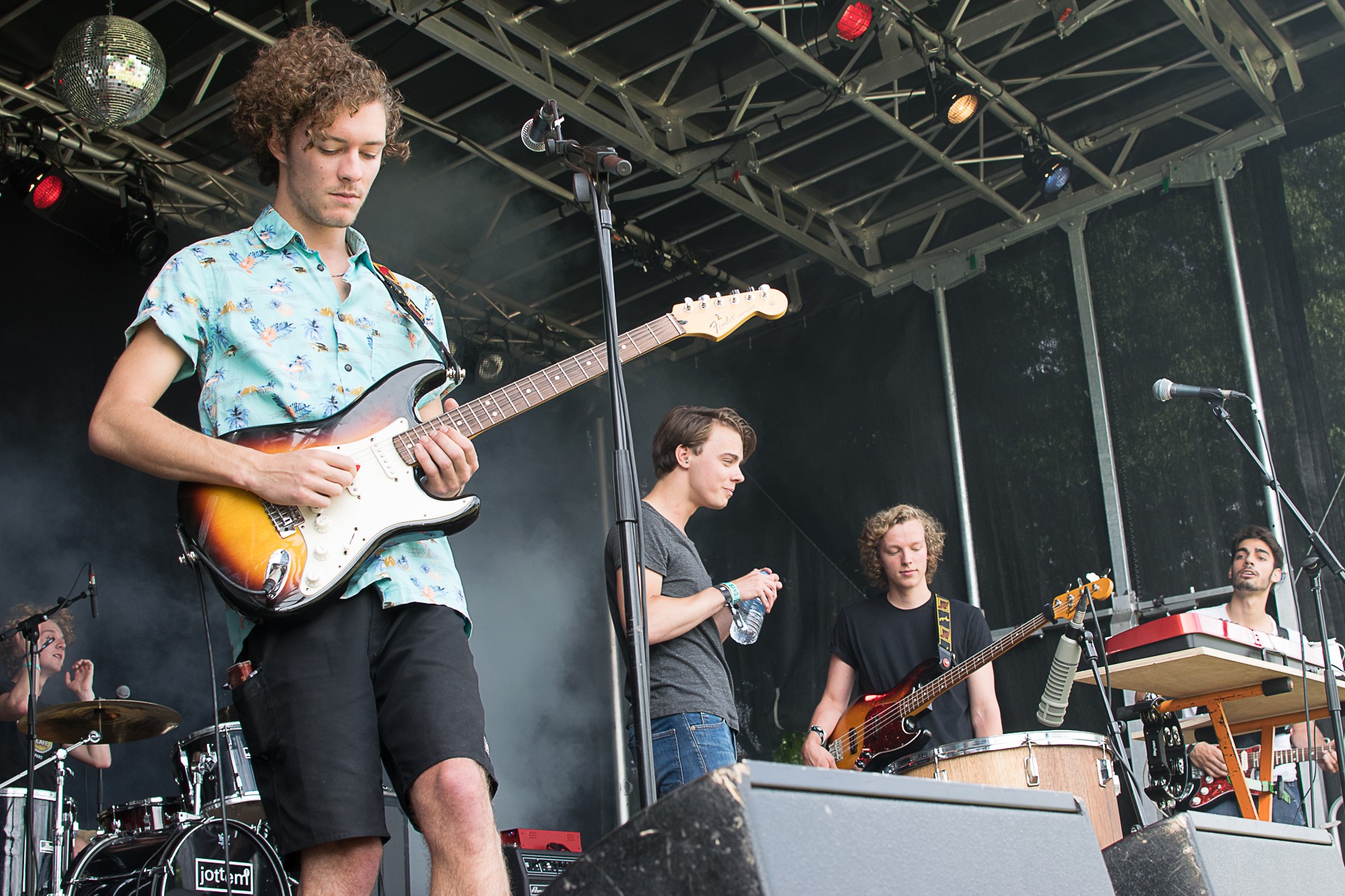 Muzikale talenten treden op tijdens koningsdag. (Foto: Podium de Flux)