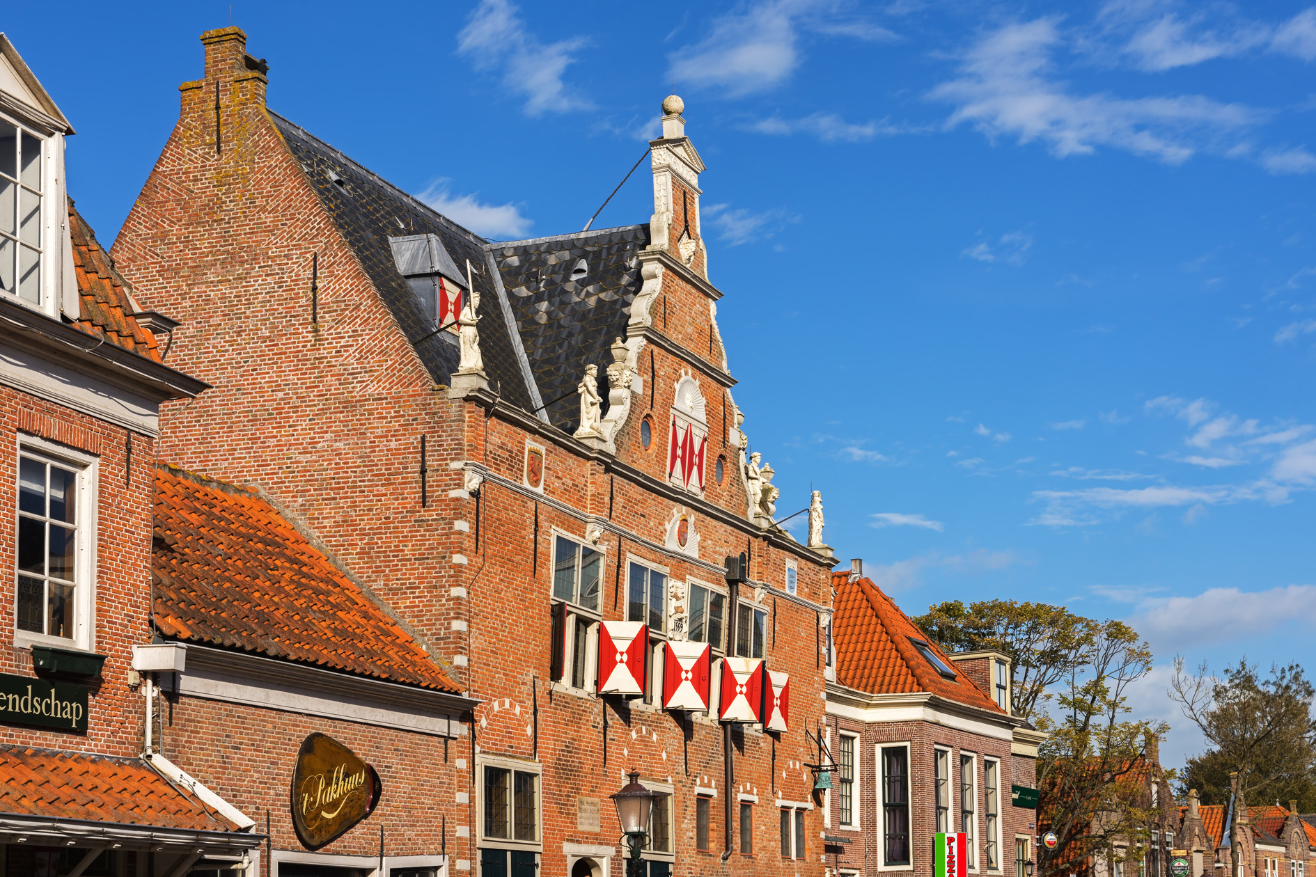 Historische vereniging Oud Enkhuizen gaat verhuizen naar een nieuw pand: het Waaggebouw aan de Kaasmarkt in Enkhuizen. (Foto: Shutterstock)