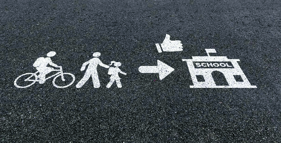 Nieuwe pictogrammen op straat. (Foto: Gemeente Oostzaan)
