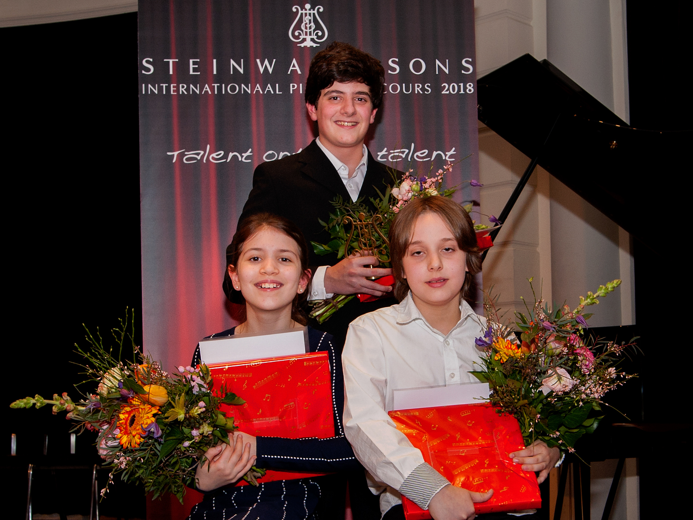 Winnaars Steinway Pianoconcours 2018, v.l.n.r.: Julia Nefedov, Andrei Makarov, Dimitri Zweers. (Foto: Anne Meyer)