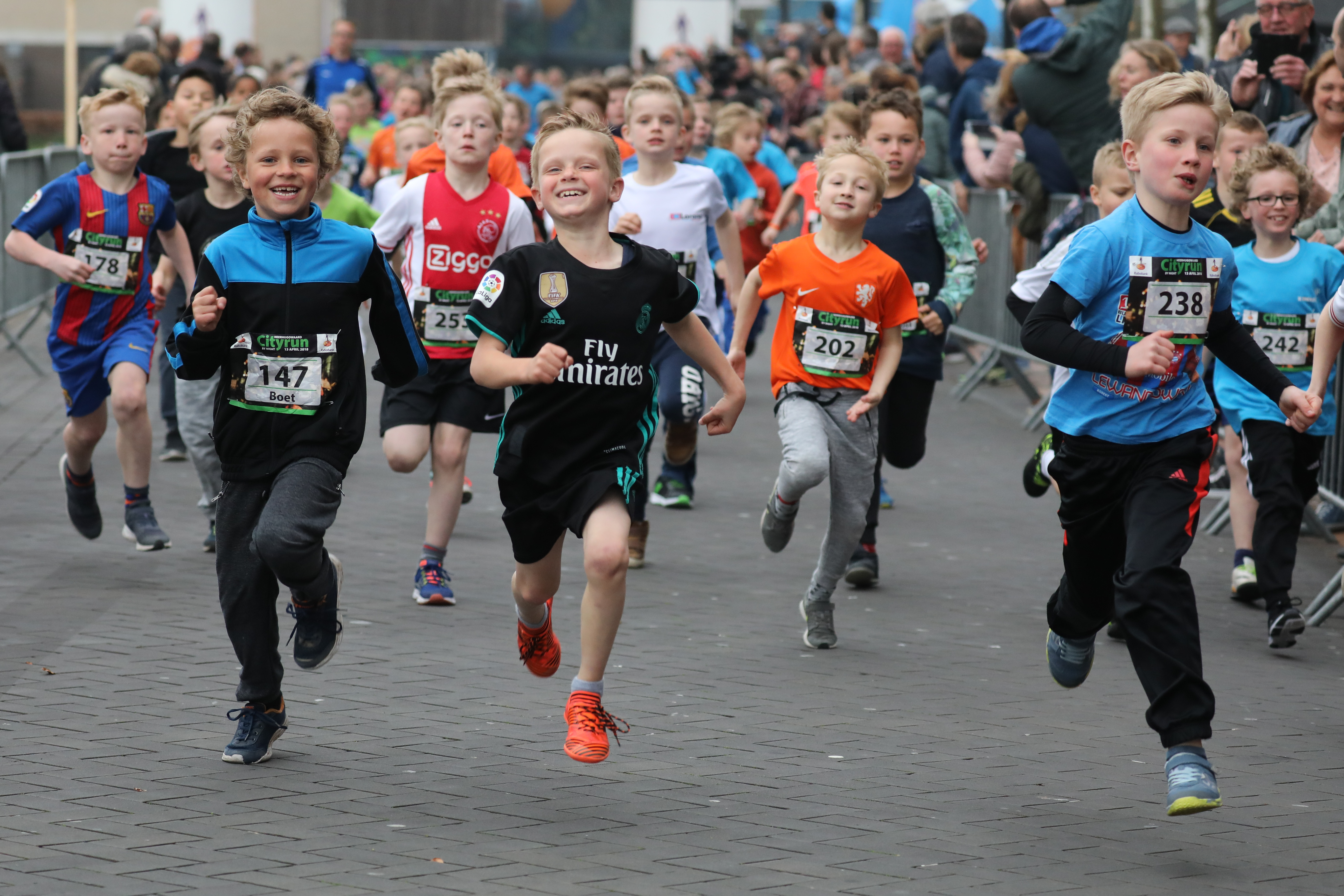 Heerhugowaard CityRun in beeld<br /><span class="chapeau">Hardloopevent voor het goede doel daverend succes</span>
