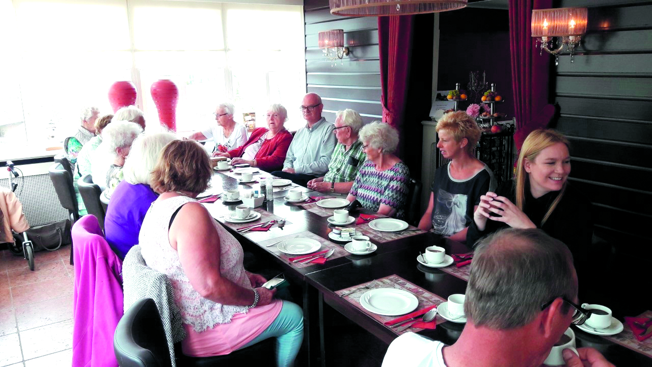 Om eenzaamheid te voorkomen, komen de mensen gezellig naar Valbrug toe om mee te doen met activiteiten en te lunchen. (Foto: aangeleverd)