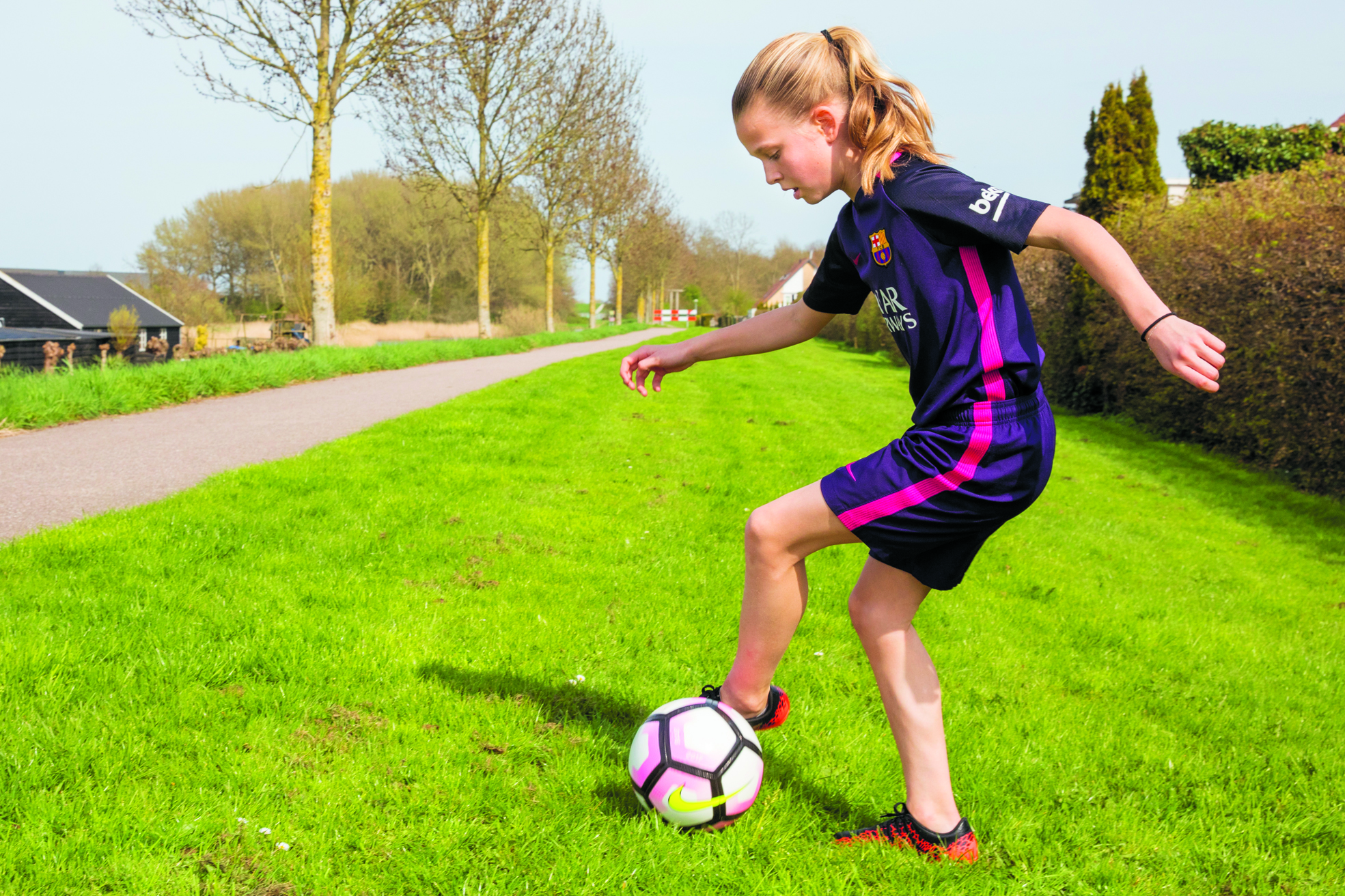 Het eerste seizoen bij de Noord-Hollandse KNVB-selectie MO12 zit er voor Tess Keirsgieter bijna op. "Ik heb er nu al heel veel geleerd!" (Foto: Vincent de Vries/RM)