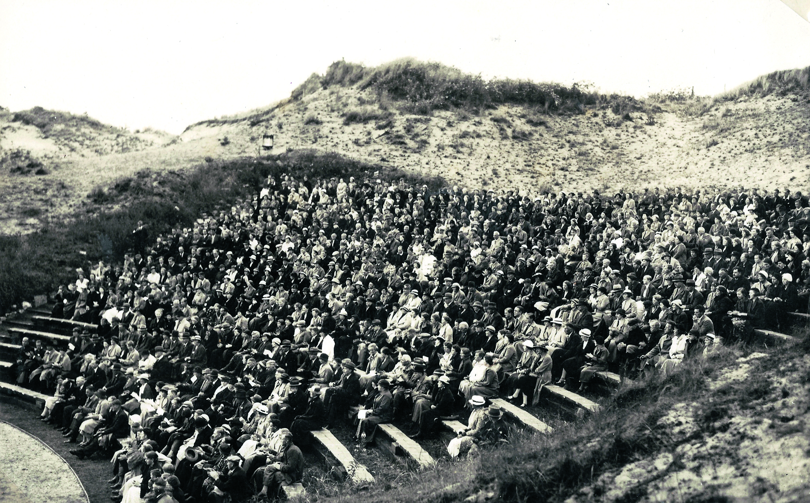 Openluchttheater in de duinen bij Duinvermaak, jaren '50. (Foto: aangeleverd)