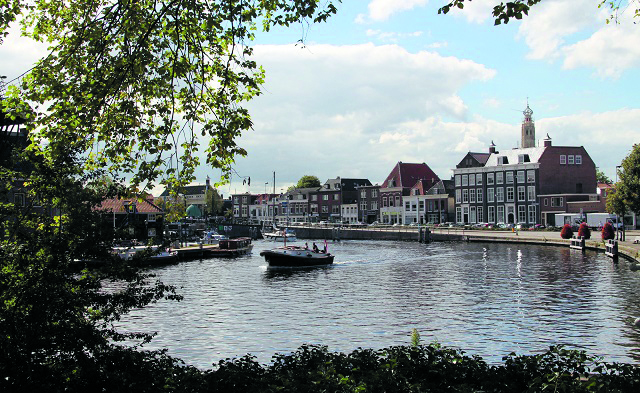 <p>Vaarseizoen begint weer: bruggen vaker open</p>