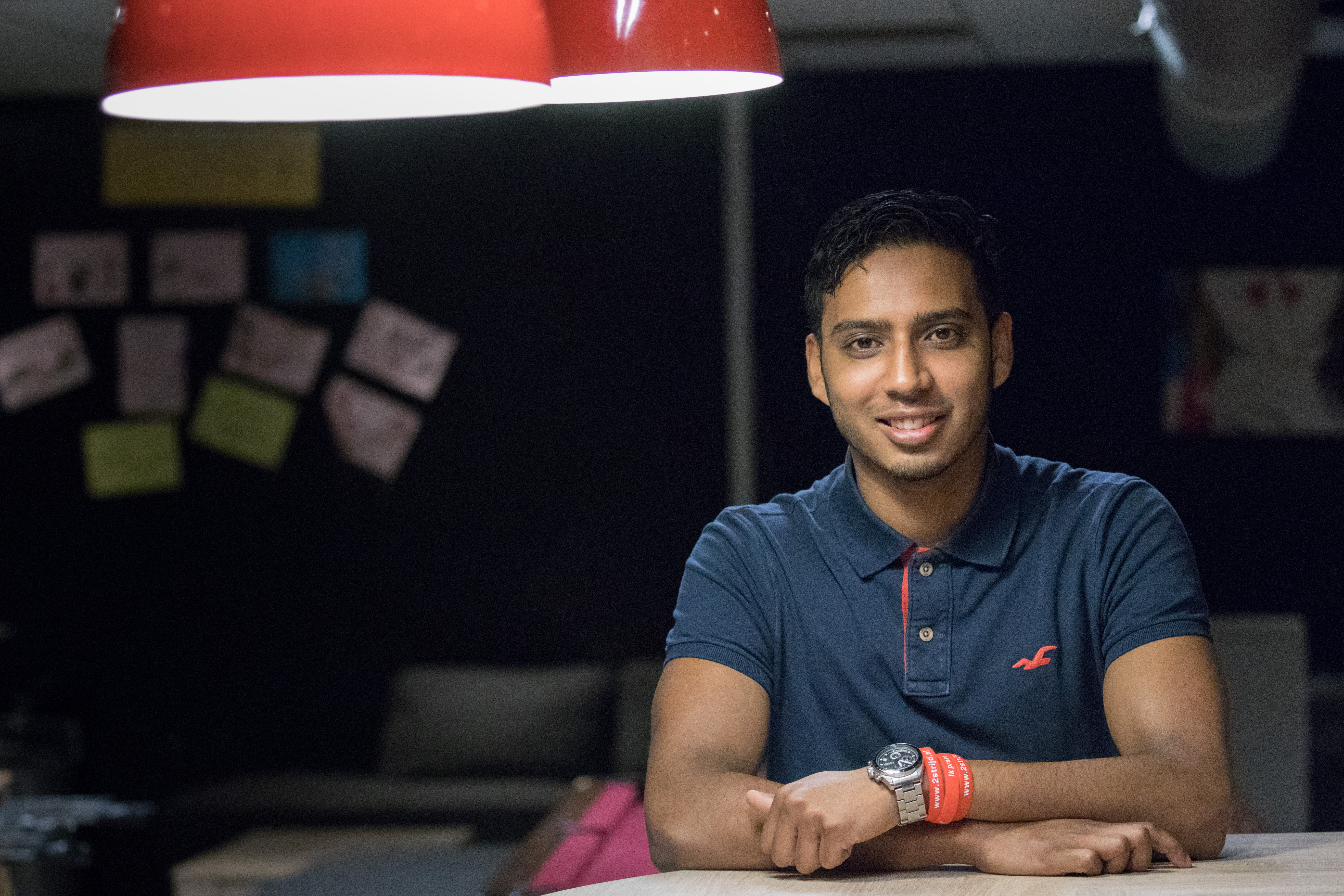 Faraaz: "Door met elkaar te praten begrijp je elkaar beter, respecteer je een ander en kun je beter rekening met elkaar houden." (Foto: Vincent de Vries/RM)