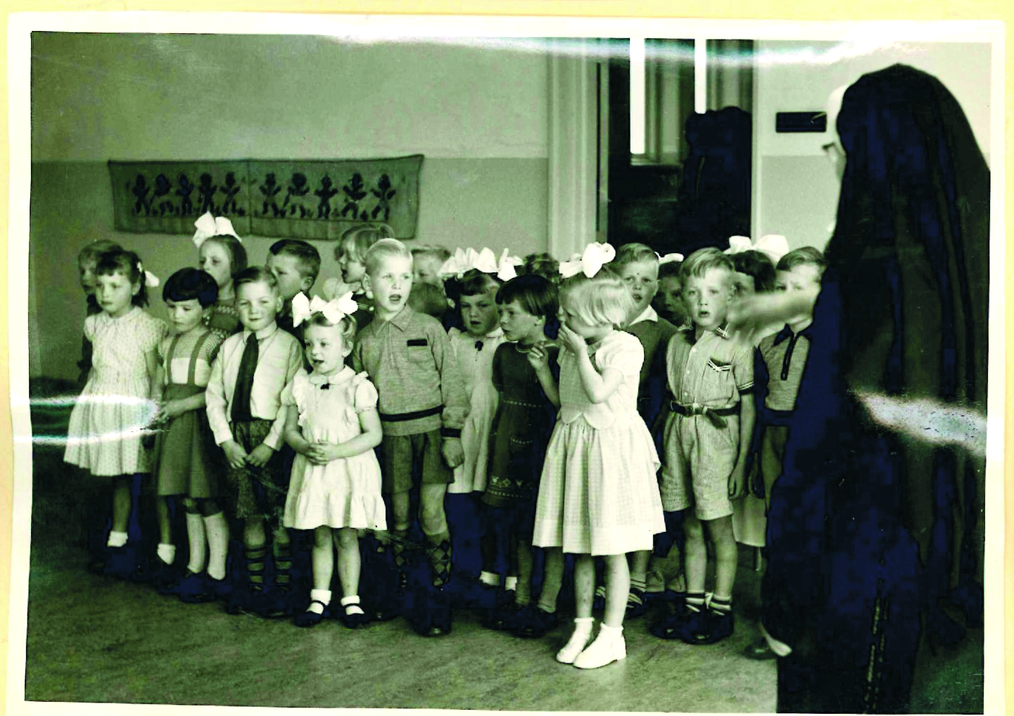 Oud Stede Broec laat ruim 160 oude schoolfoto's zien in Hét Postkantoor. (Foto: aangeleverd)
