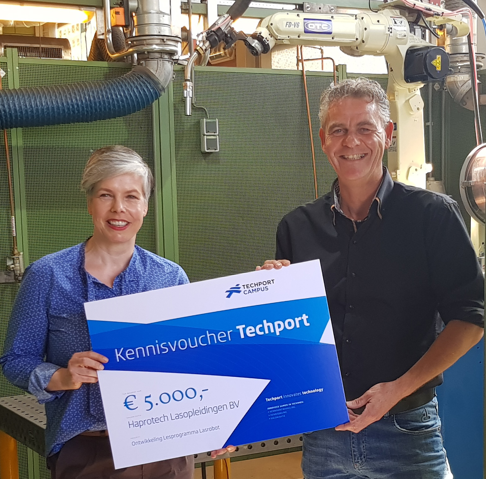 Wethouder Marieke van Dijk van Heemskerk en technisch commercieel directeur Raymond Brand. (foto aangeleverd)