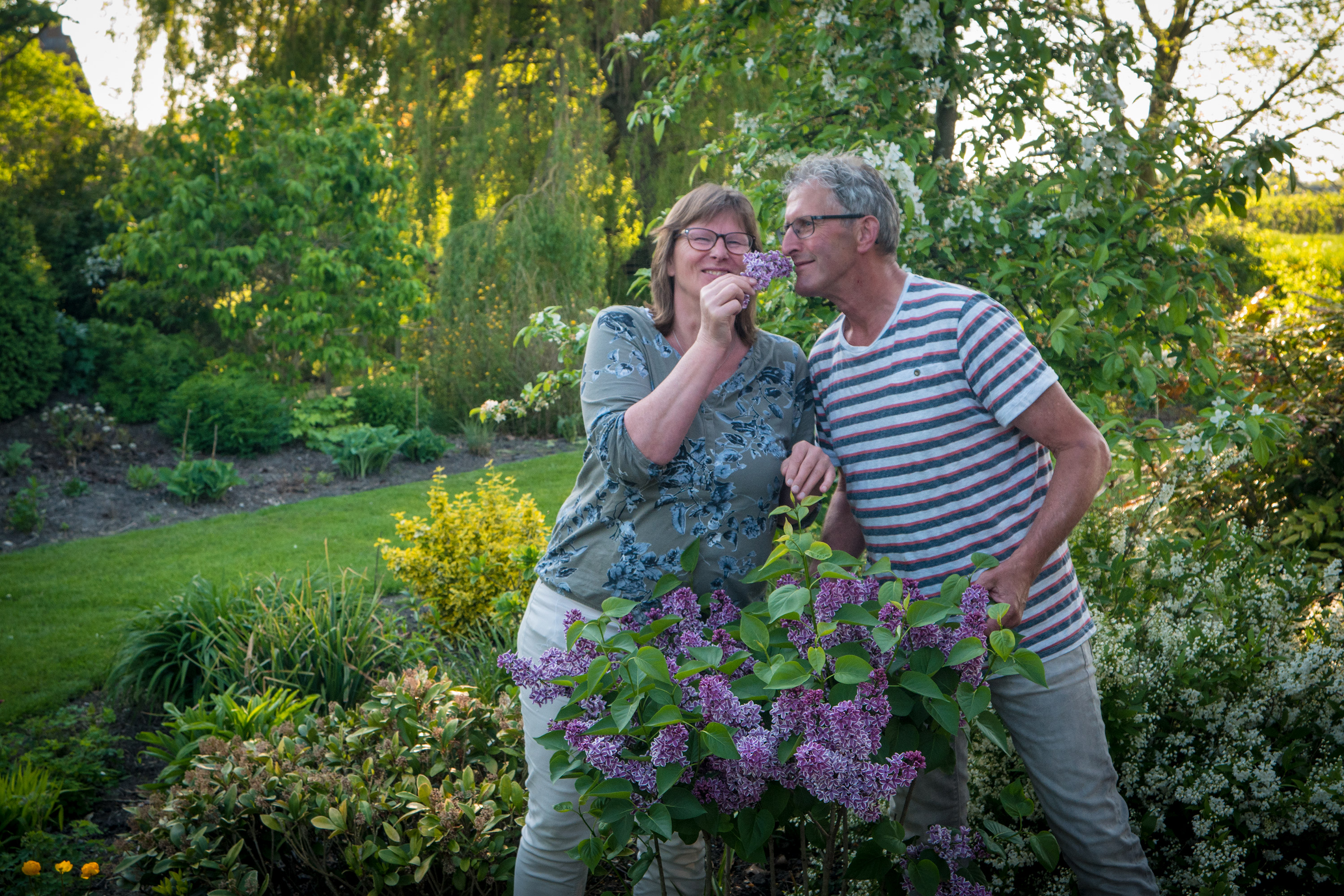 De inspirerende tuin met zeven verschillende tuinimpressies is een plek waar bezoekers kunnen genieten van al het groen en het bloemrijke decor. (Foto: aangeleverd)